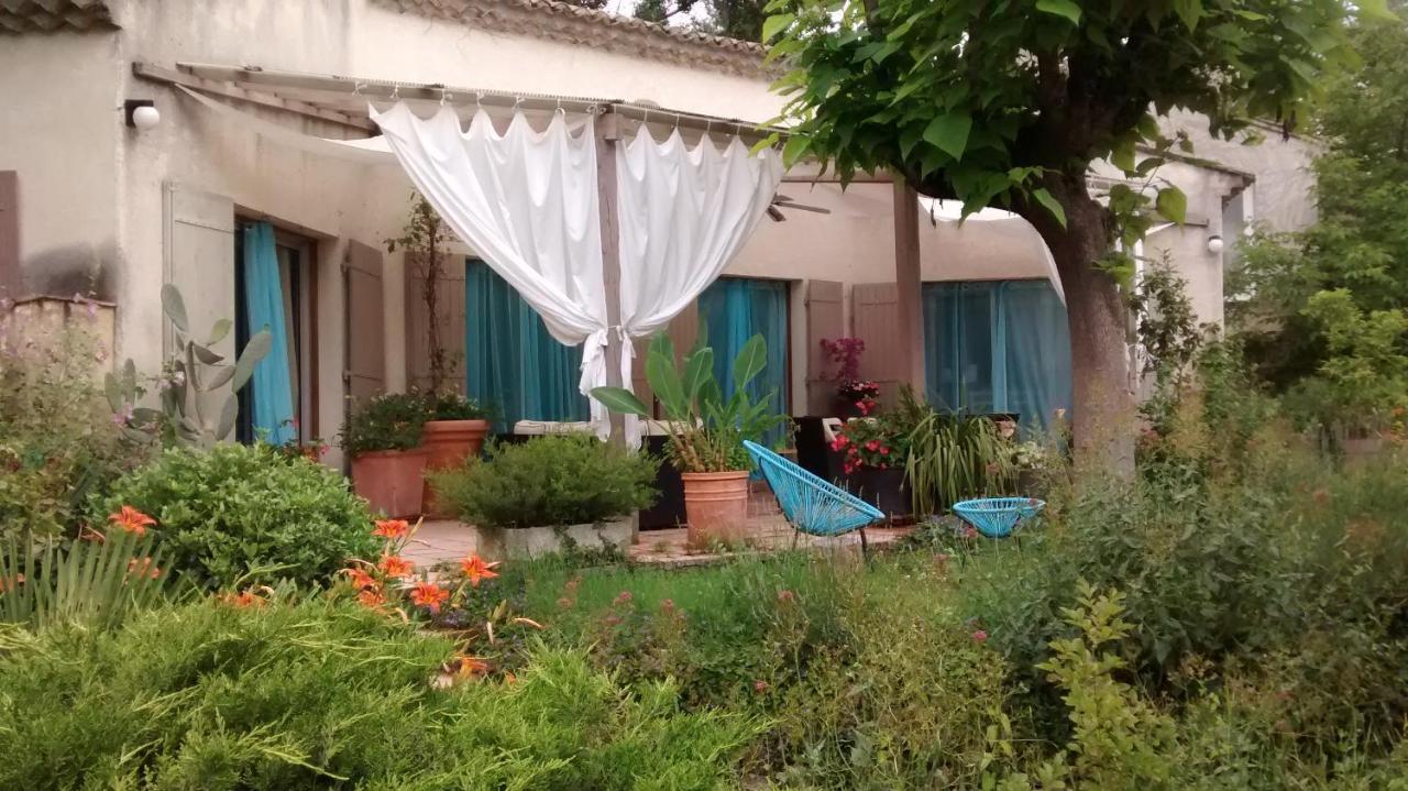 La Bousquatiere Acomodação com café da manhã Piolenc Exterior foto