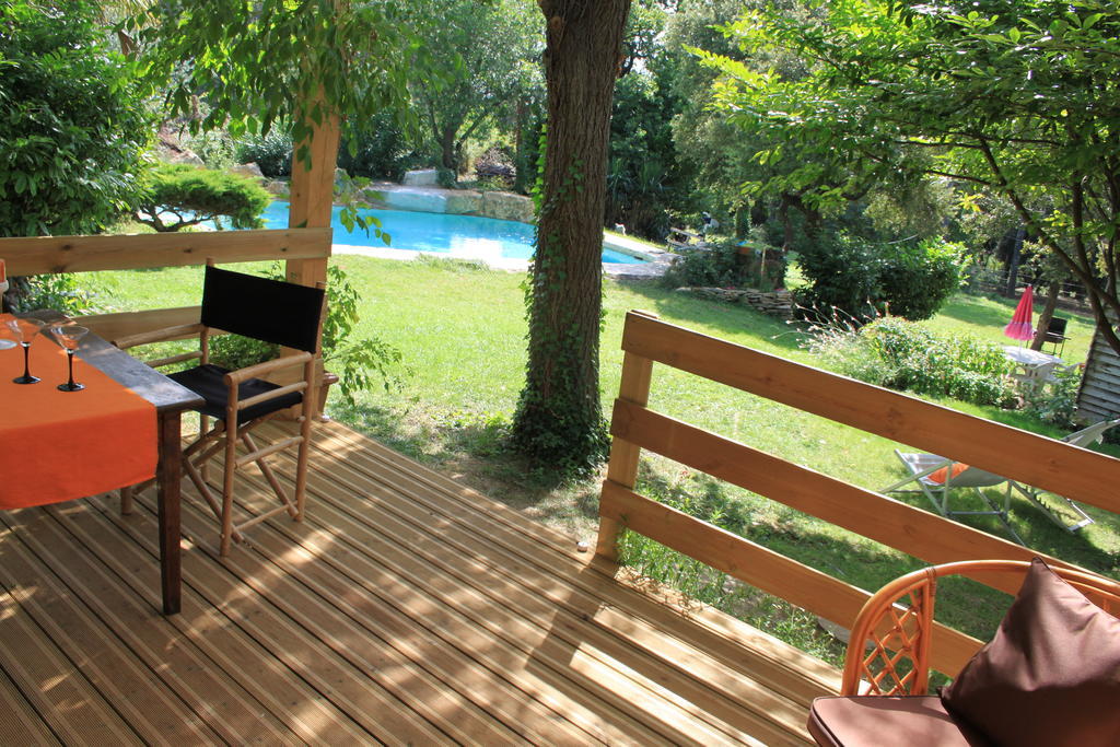 La Bousquatiere Acomodação com café da manhã Piolenc Quarto foto